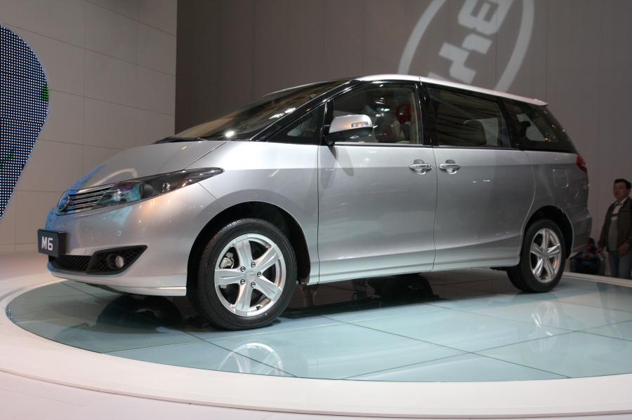  BYD M6 2010 года  (фото 9 из 23)